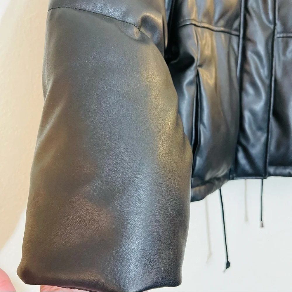 Topshop Faux Leather Cropped Puffer Jacket Women Size 2 Color Black Pockets - Picture 9 of 16
